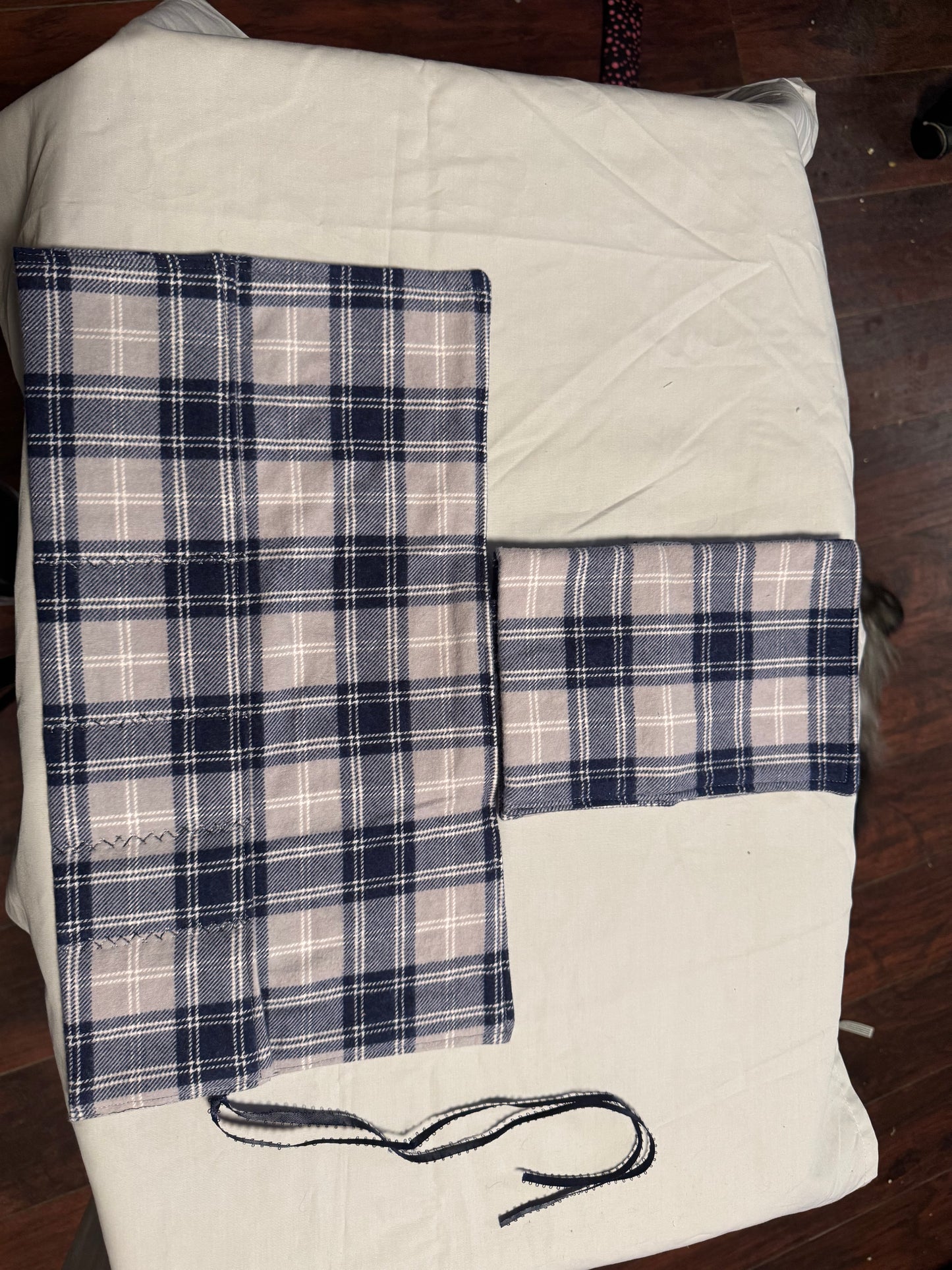 Hygiene roll-up kit-gray-blue plaid