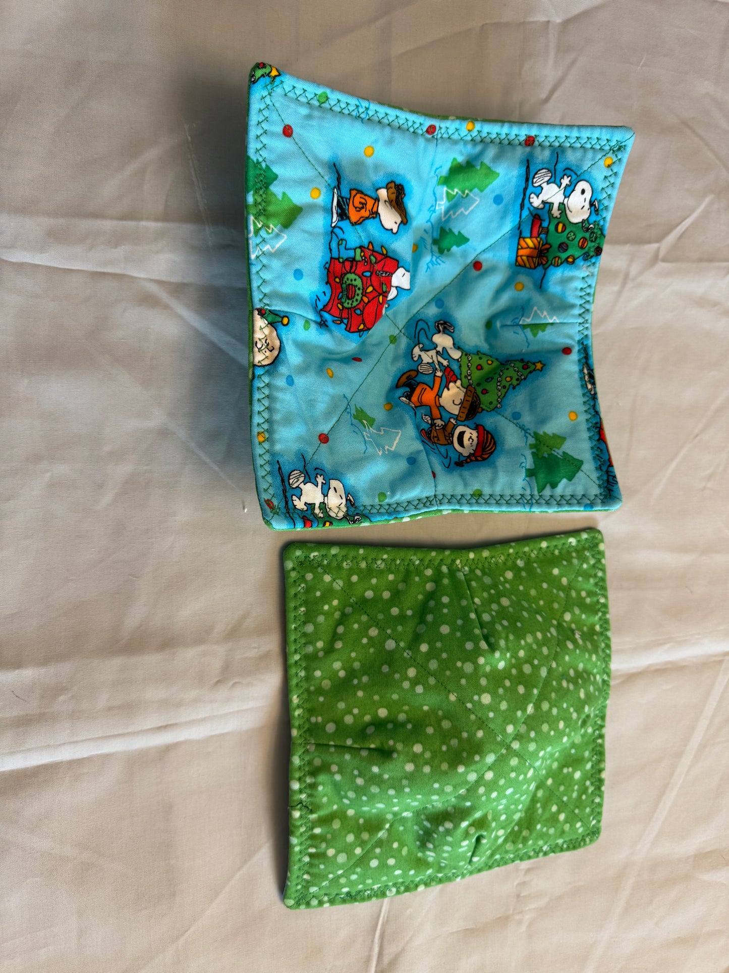 Plate cozy christmas charlie brown with green
