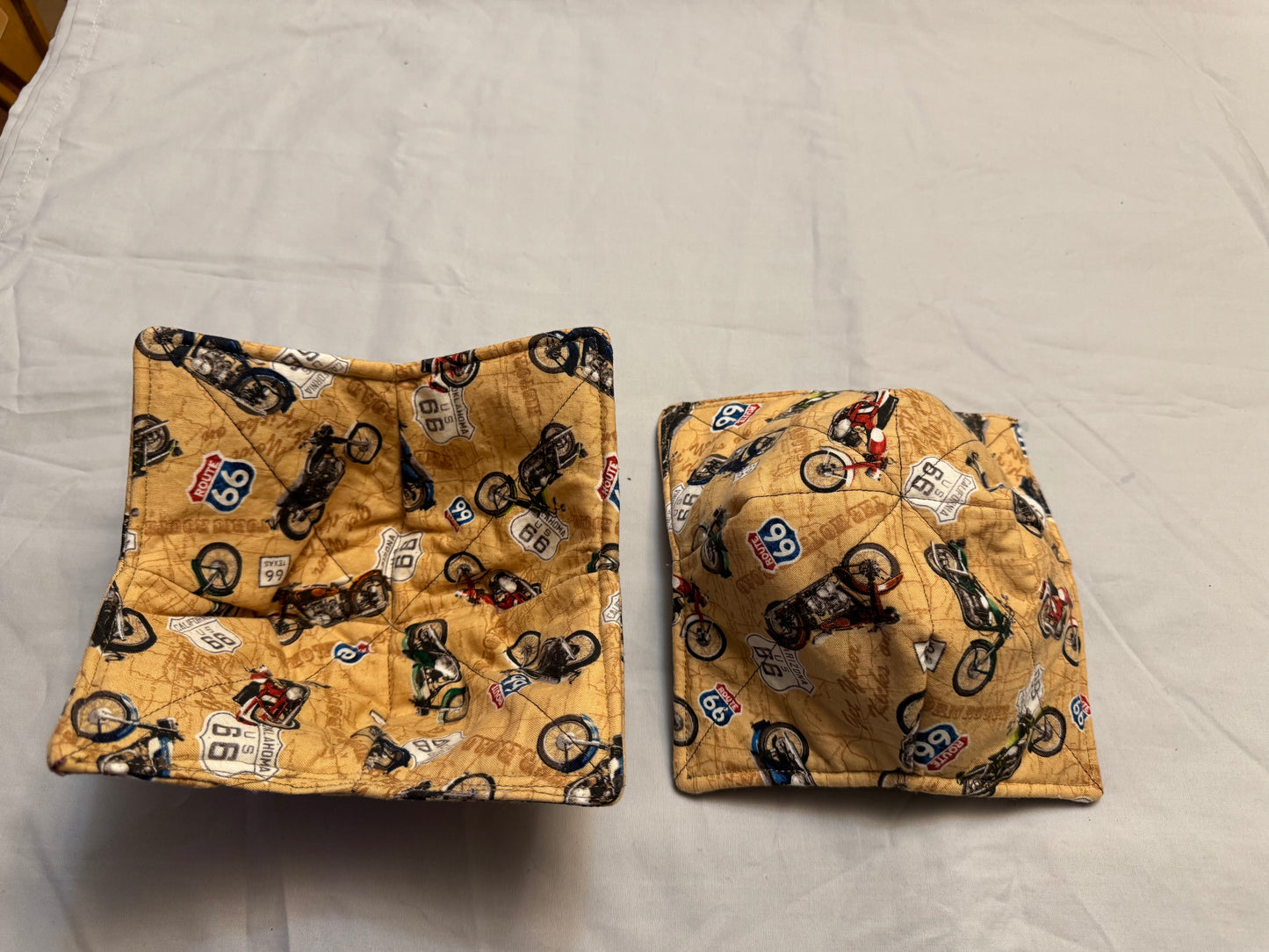 Cozy bowl-motorcycles on road map double sided
