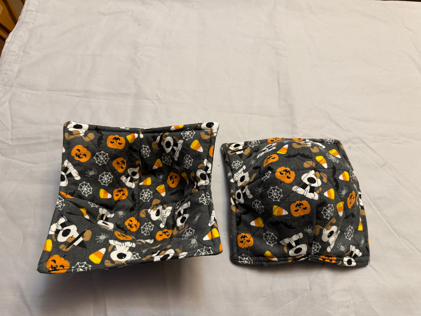 Cozy bowl-Halloween dogs double sided