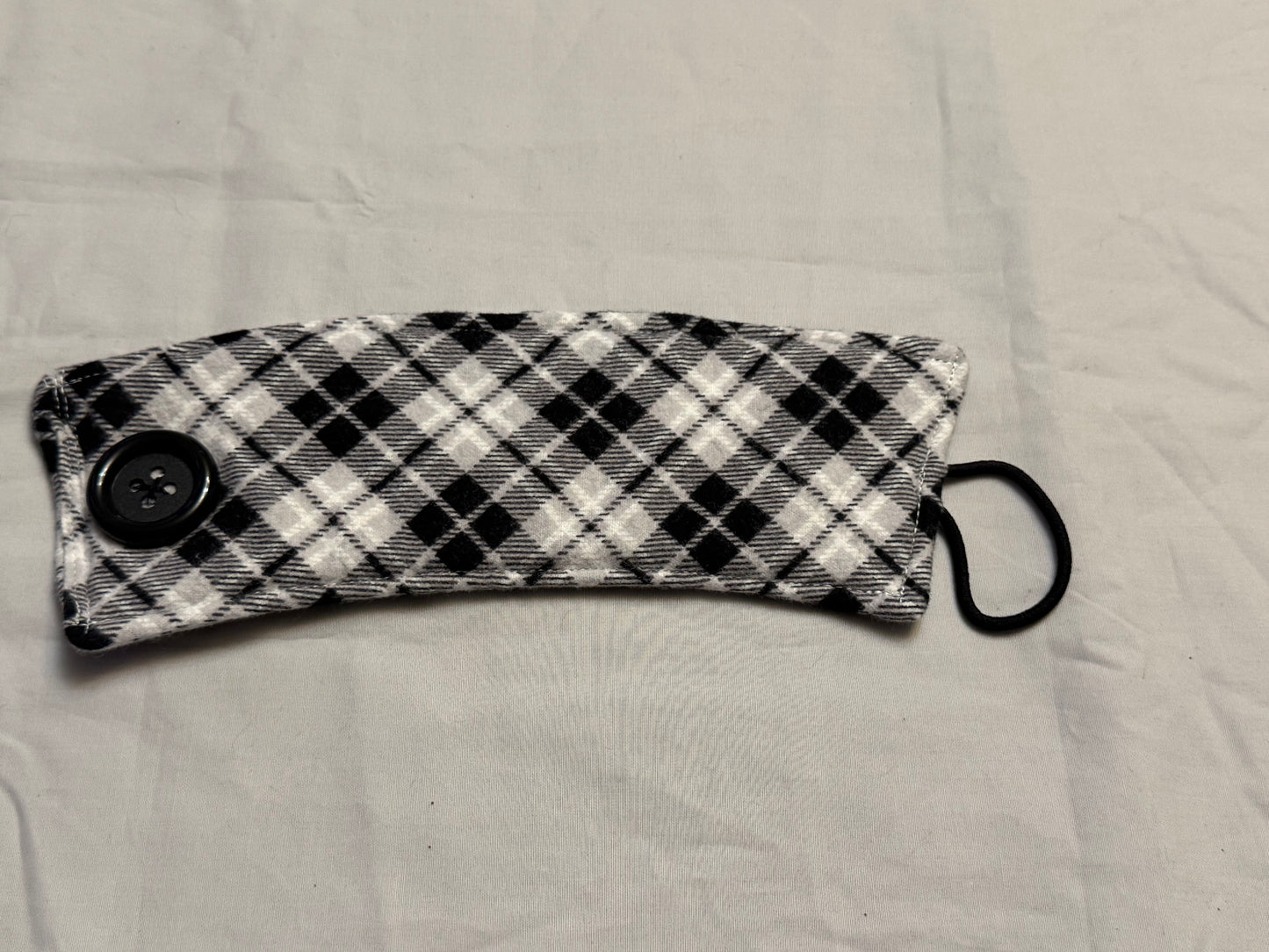 Coffee cup cozy-black and white plaid