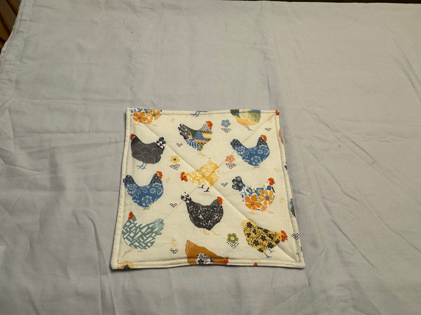 Pot holder floral chickens