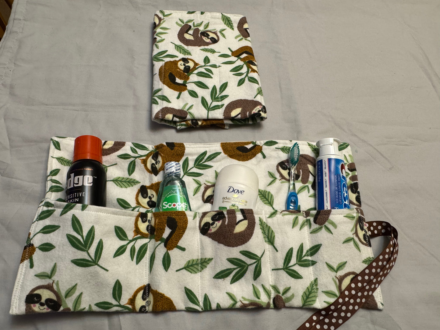 Hygiene roll up kit sloth