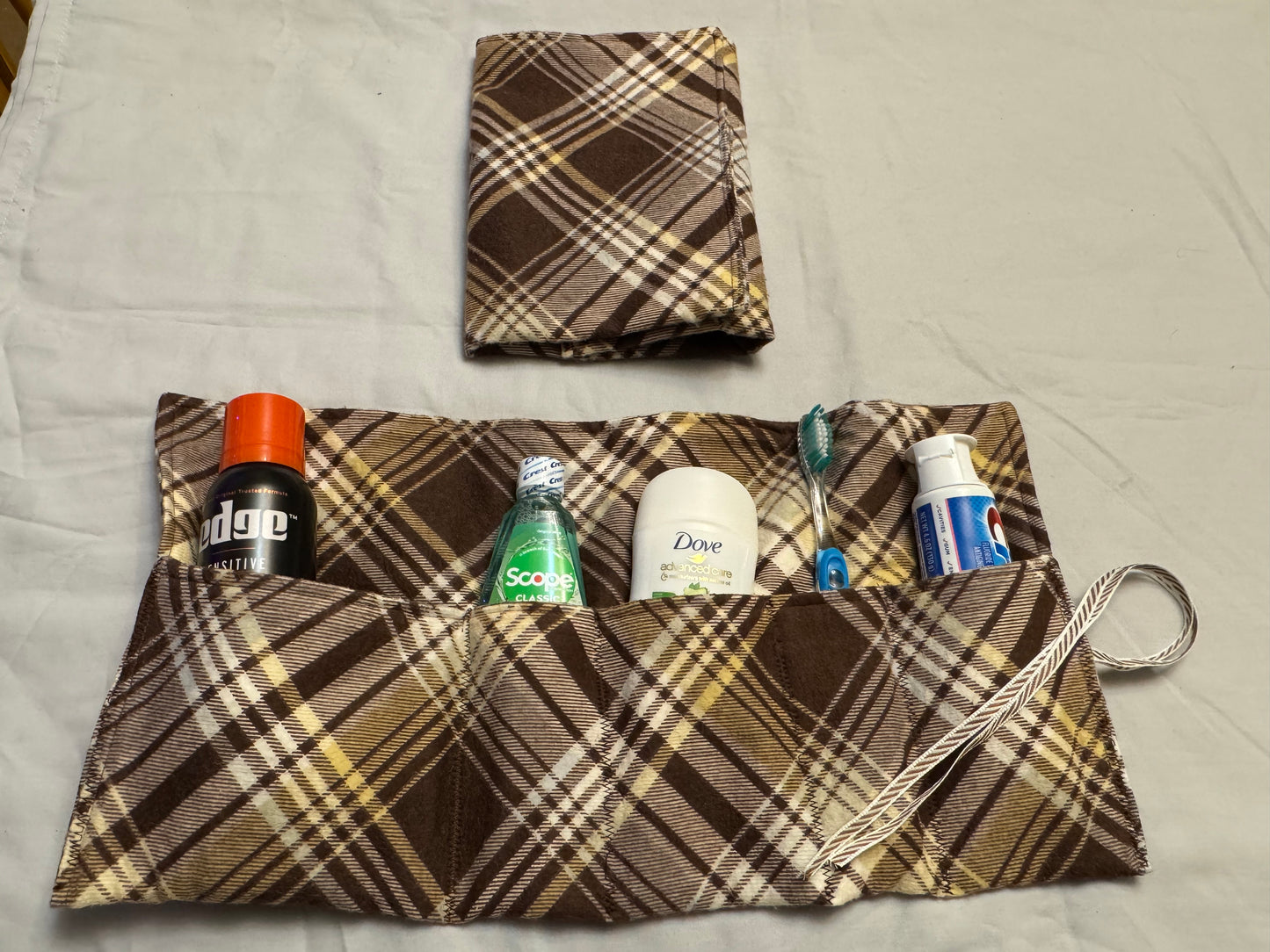 Hygiene roll up kit brown plaid