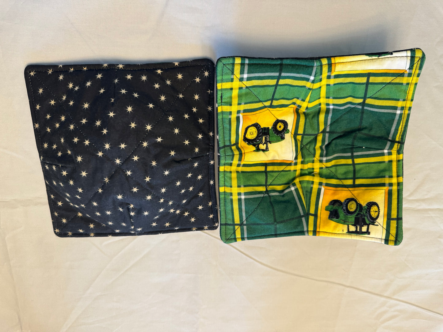 Plate cozy-John Deere green and yellow plaid/gold stars on black