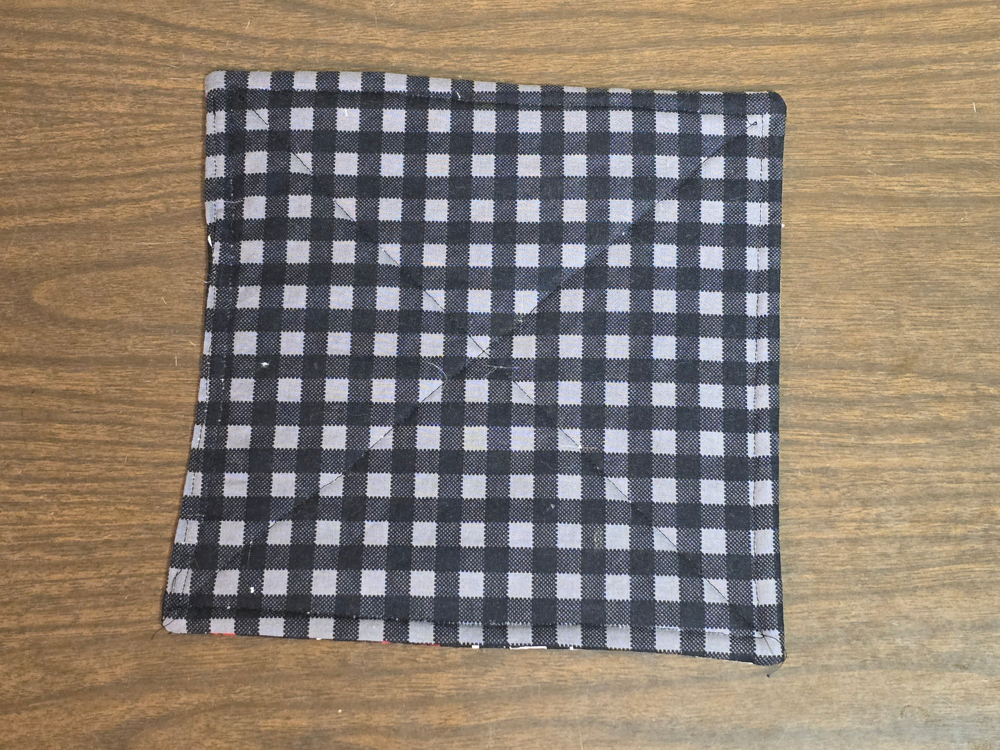 Pot-Holder-outdoorsman with grey plaid