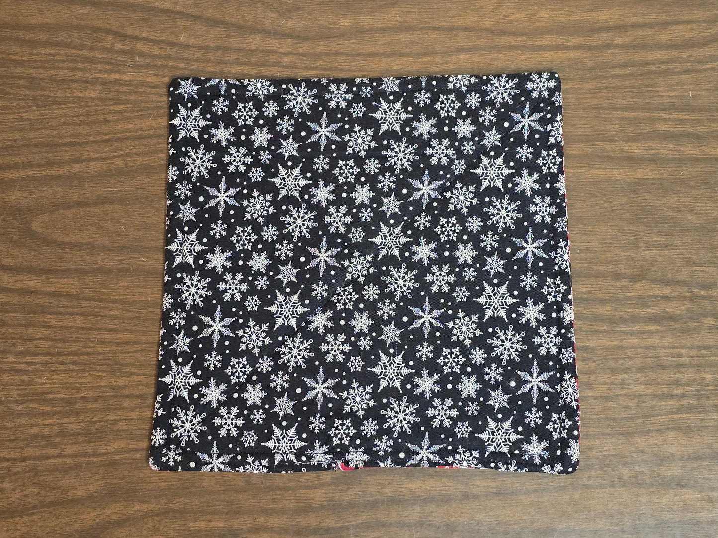 Pot-Holder-peppermint with snowflake