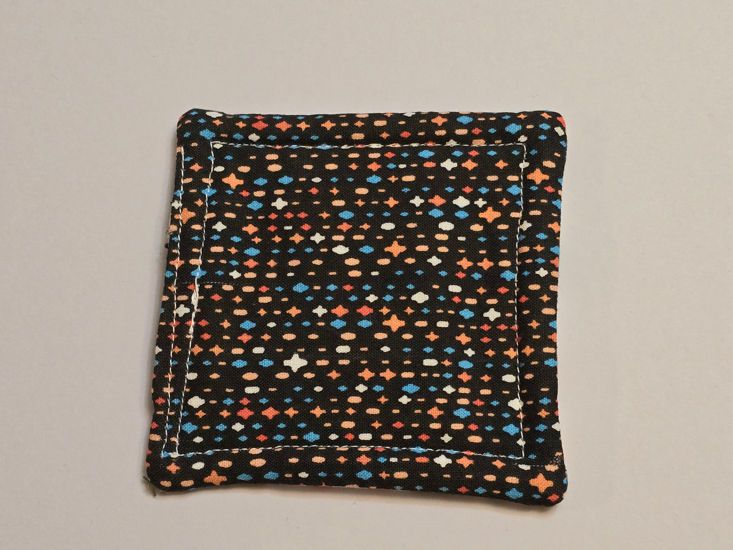 Coaster-Chicken/multi color dots