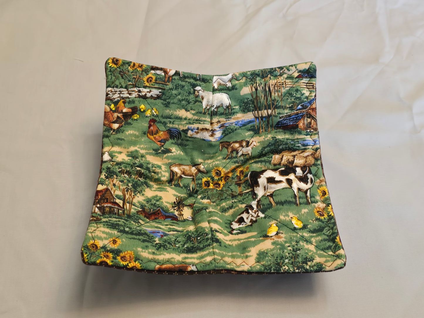 Plate Cozy-farm animals and brown