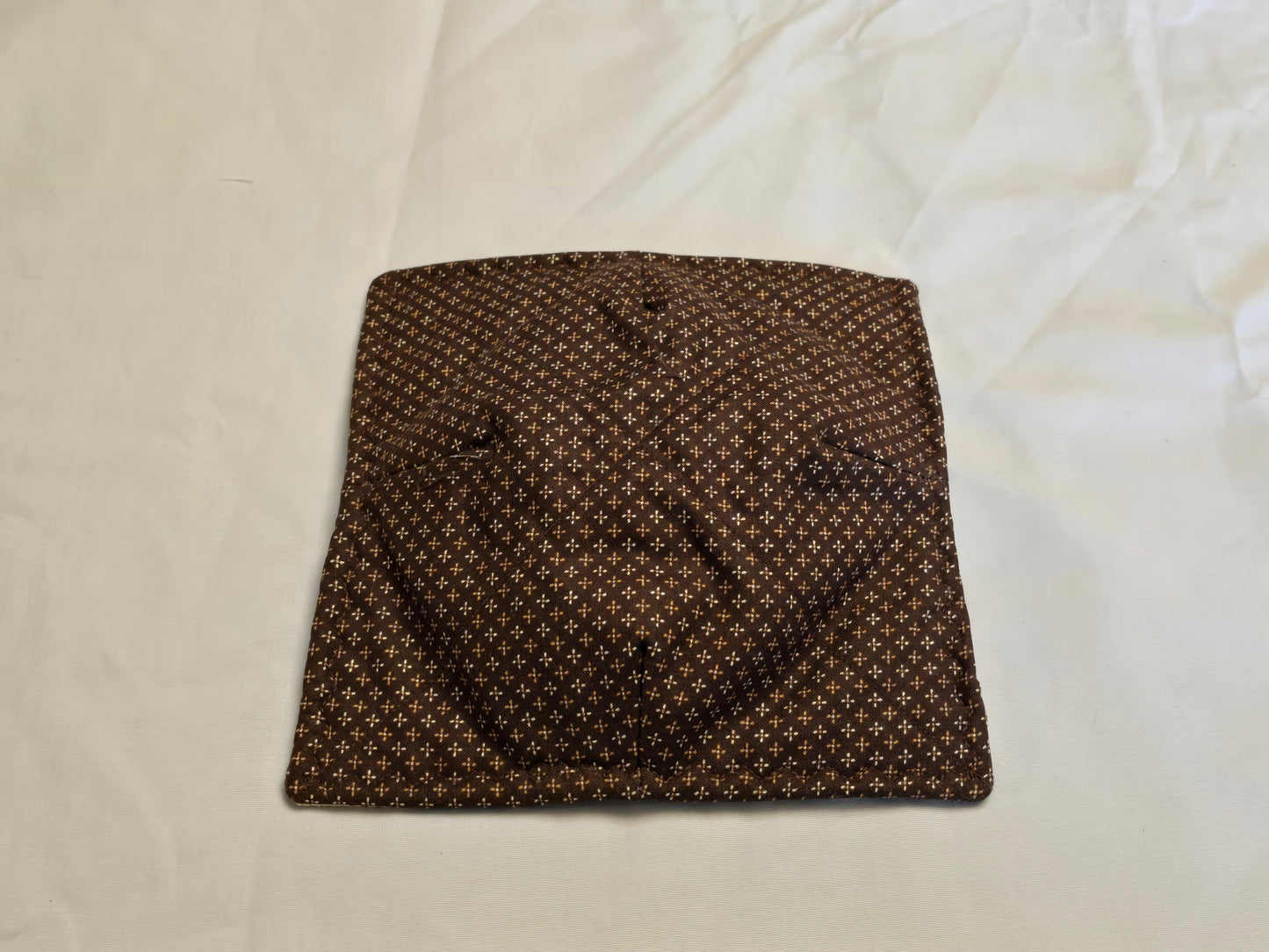 Plate Cozy-sombrero with brown