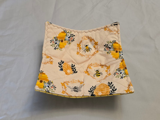 Plate Cozy-peach bee hive with honey comb