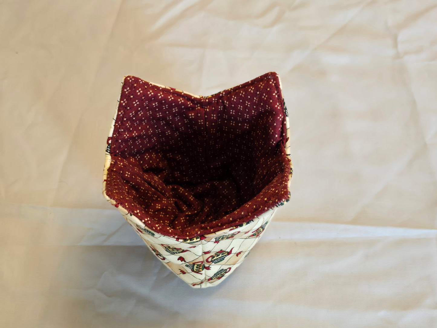 Microwavable Pint Cozy-teapots with maroon