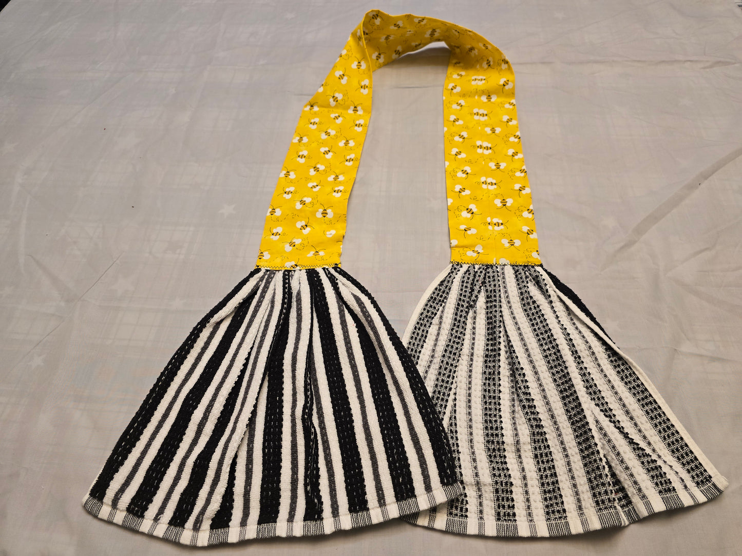 Kitchen Towel Scarf-Yellow bees with black and white stripes