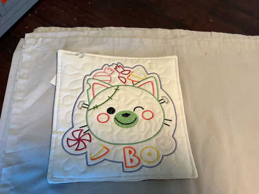Pot-holder-Halloween boo