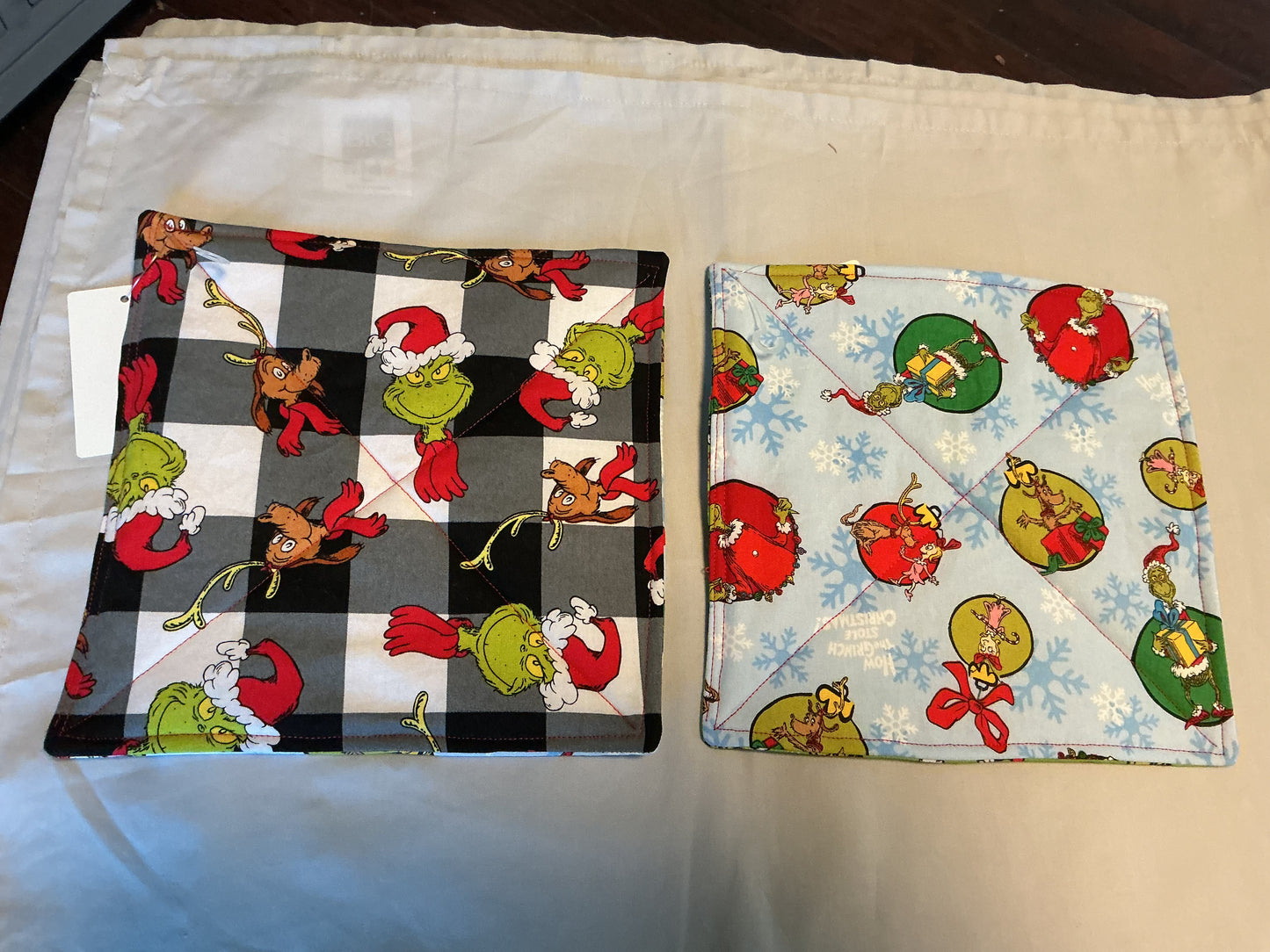 Pot-Holder-Grinch and dog/grinch and friends