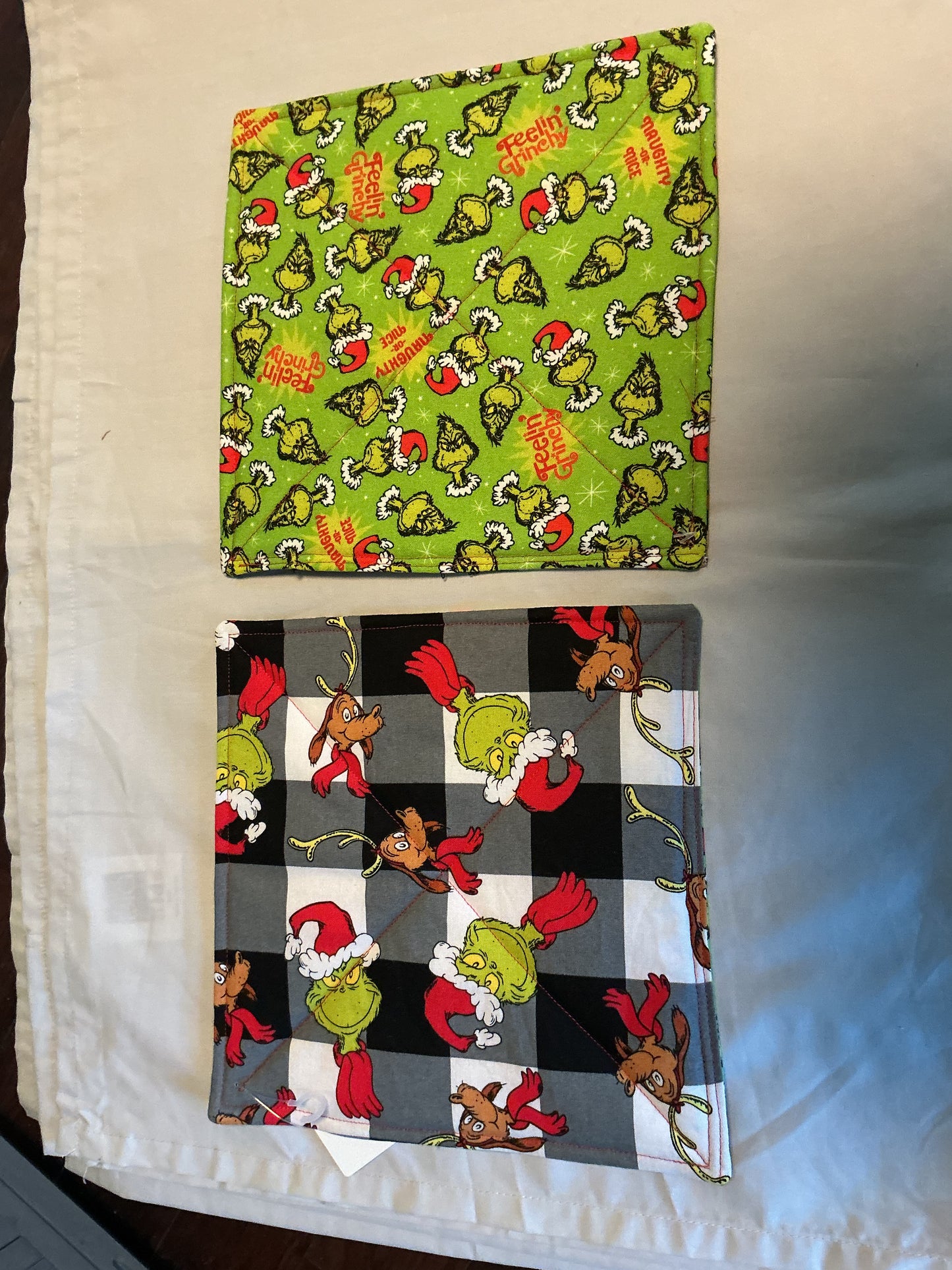 Pot-holder- Grinch and dog/feelin grinchy