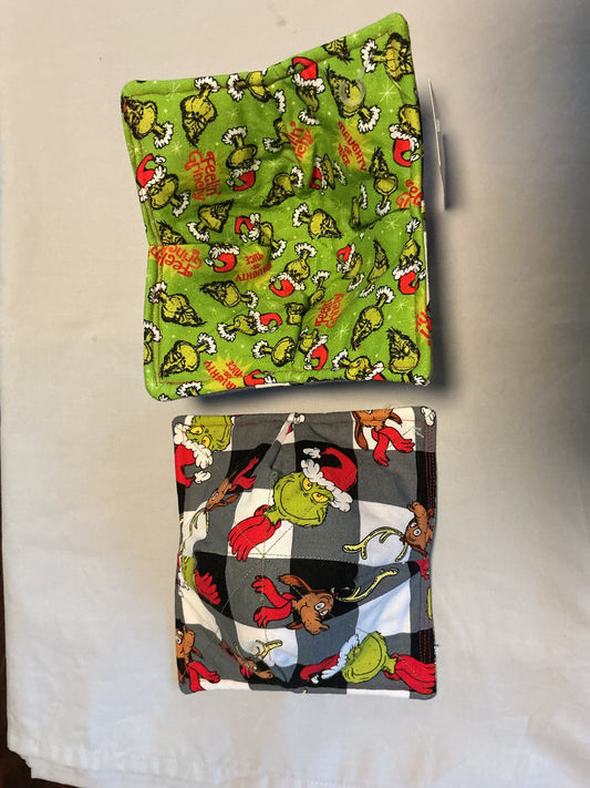 Cozy bowl-Grinch and dog/feelin Grinchy