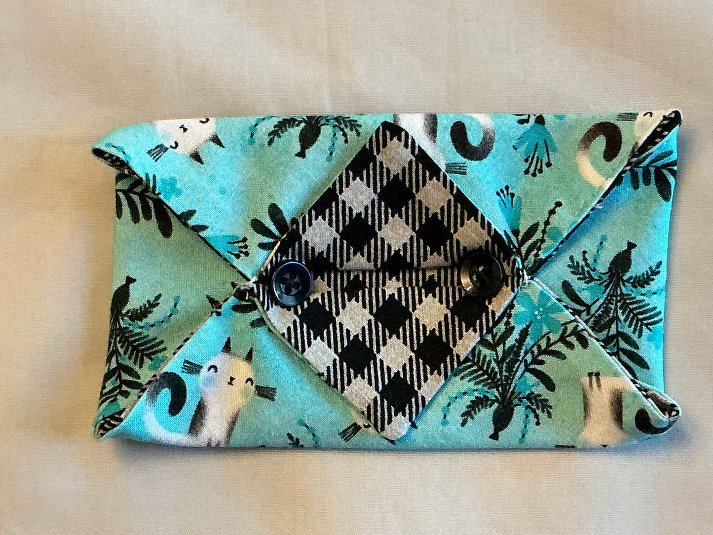 Kleenex holder-Turquoise cat