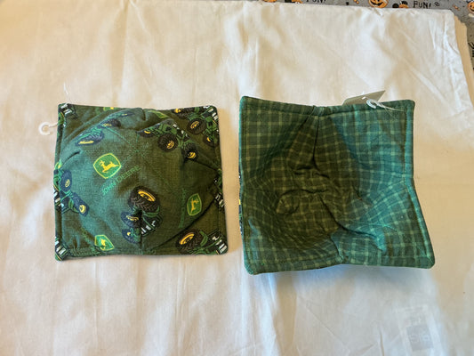 Cozy bowl-John Deere/green plaid