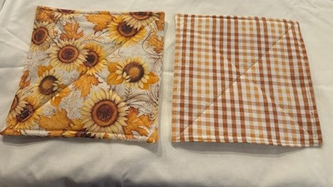 Pot-Holder Sunflowers and Leaves with Brown and Gold Plaid