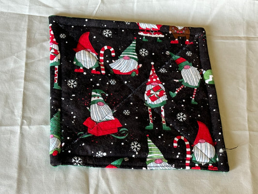 Pot Holder-Christmas Gnome-polka dot-green