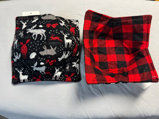Cozy bowl-Forrest animals on black/red plaid