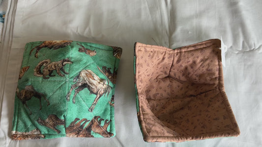 Bowl cozy-wild animals/paw prints