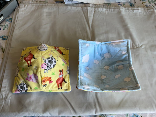 Bowl cozy-Cartoon farm animals/blue sky